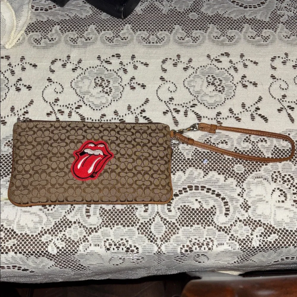 Coach  UPCYCLED soho buckle patches small c jaccard wristlet pouch